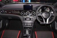 【メルセデスベンツ GLA 発表】質感高く、遊び心溢れた演出のインテリア 画像