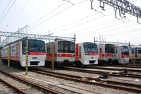 赤帯編成が一同に…相鉄が6月15日「さよなら赤帯旧塗装」撮影会 画像