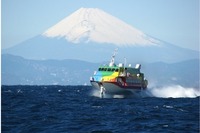 東海汽船、高速ジェット「セブンアイランド」が清水港に初入港 画像