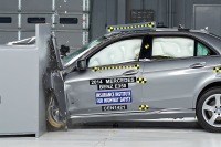 【IIHS衝突安全】メルセデス Eクラス、2014トップセーフティピック+に指定 画像