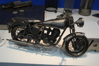 【JPCAショー14】オールチタン製のバイクオブジェ、埼玉の中小企業が製作 画像