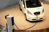 【日産 e-NV200 発表】日産EVの“表情”示すインパネ 画像
