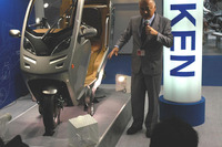 【東京モーターショー05】立ちコケしない2輪車…動研 画像