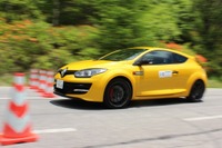 【ルノー メガーヌ 改良新型】ラリードライバーもうなる「最強のFF車に相応しい走り」 画像