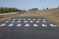 【澤田裕のさいくるくるりん】荒川の減速舗装にみる、自転車規制の混沌 画像
