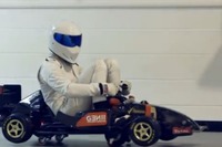 『Top Gear』の覆面レーサー、Stig…ロータスF1ファクトリーに侵入［動画］ 画像