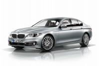 BMW 528i にアダプティブLEDヘッドライトを標準装備　710万円から 画像