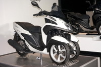 【ヤマハ トリシティ 発表】バイクの爽快感、クルマの安定感を両立した3輪バイク［写真蔵］ 画像