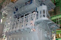 三菱重工舶用機械エンジン、最新の低速舶用ディーゼル初号機が完成 画像