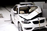 【IIHS衝突安全】BMW 2シリーズクーペ、最高レベルの衝突安全性［動画］ 画像