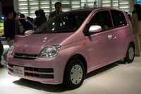 【東京モーターショー05】ダイハツ、軽自動車にも充実の介護式福祉車両を提供 画像