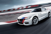 BMW Z4、SUPER GT開幕勝利を記念した特別限定車が登場…限定60台 画像