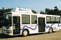 国内初、50人乗り中型CNGバス運行開始---東京じゃないの? 画像