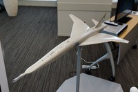 富士重、787 中央翼のシースルーモデルなど展示 ファンボロー国際航空ショー 画像