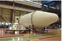 川崎重工、H-IIAロケット用フェアリングを種子島宇宙センターに向けて出荷 画像