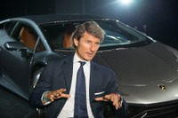 【ランボルギーニ ウラカン 日本発表】ヴィンケルマンCEO、驚きの派生モデル登場を予告 画像
