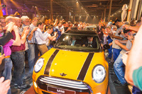 MINI ハッチバック 新型、オランダのネッドカーが受託生産開始 画像