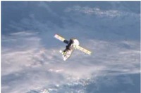55機目のプログレス補給船、国際宇宙ステーションから分離 画像