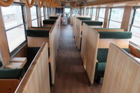 一畑電車、5000系車内を木材で改装 画像