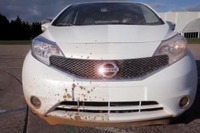 日産 ノート に画期的技術…洗車不要のセルフクリーニングカー［動画］ 画像