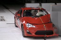 トヨタ 86 と スバル BRZ、米国が認めた最高の衝突安全性能［動画］ 画像