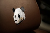 【成都モーターショー14】ロールスロイスにパンダと笹の葉？　中国専用 ゴースト 画像