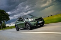 【MINI クロスオーバー 新型発表】MINI初のクリーンディーゼル搭載車を国内導入 画像