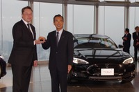 【テスラ モデルS 日本納車開始】イーロン・マスクCEO「モデルSには日本の心がある」 画像