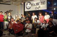 富士通テン軽音楽部、チャリティーライブを神戸で開催…雨の中を熱演 画像