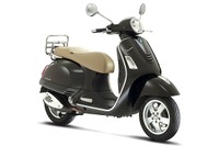 ベスパ GTS250 日本発売、新設計のフロントサスでより快適に 画像