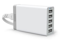 充電難民に捧ぐ…5つのUSBポートを備える急速充電器 画像