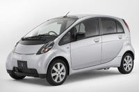 三菱自動車、i のティザー広告を1月1日から 画像