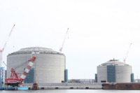 東京ガス、日立LNG基地のタンク屋根上げ工事が完了 画像