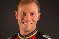 自転車ロードレース世界選手権制覇から4年、15年の選手生活に幕 画像