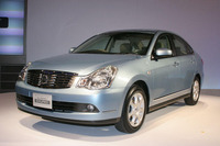 【日産 ブルーバード シルフィ 新型発表】今でもブルコロ競争 画像
