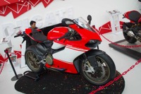 【ジャカルタモーターショー14】ドゥカティ、世界500台限定のスーパーバイクを展示 画像