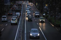 ドライバーの8割が早期点灯を実践、ただし過半数はスモールランプ…JAF調べ 画像