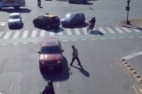 未来の自動運転？！　ぶつからない車の映像作品［動画］ 画像