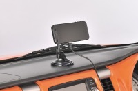カーメイト、置くだけで充電できる iPhone5/5s 専用充電器を発売 画像