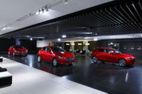 マツダ、本社ロビーを全面リニューアル…ブランドの世界観を表現 画像
