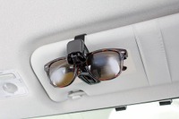 ナポレックス、サングラスホルダーを発売…ブリッジ固定でズレを防止 画像