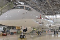 三菱航空機 MRJ ロールアウト「美しい飛行機は、性能も良い」…歴史と開発風景［動画］ 画像