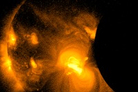 JAXAなど、太陽観測衛星「ひので」が金環日食のX線太陽画像・動画を公開 画像