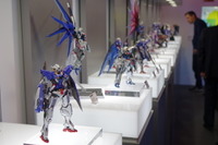秋葉原でフィギュアの祭典、1万8000人来場見込む 2日まで 画像