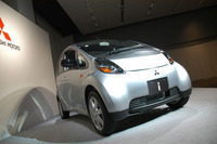 三菱自動車、再建の道険し? …05年実績 画像