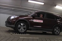 ホンダ CR-V の4WD、坂道発進に問題あり…スウェーデンメディアが酷評［動画］ 画像