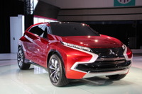【ロサンゼルスモーターショー14】三菱 コンセプト XR-PHEV が北米デビュー…エコとデザイン性をアピール 画像