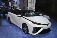 【ロサンゼルスモーターショー14】トヨタ の新型 FCV 、MIRAI を北米初公開…水素は3年間無料供給 画像