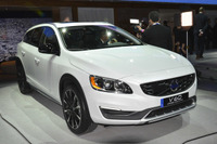 【ロサンゼルスモーターショー14】ボルボ、V60 クロスカントリー 初公開…V60 がSUVに 画像