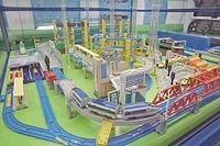 JR西日本、「プラレールカー」運行期間を来年8月まで延長 画像